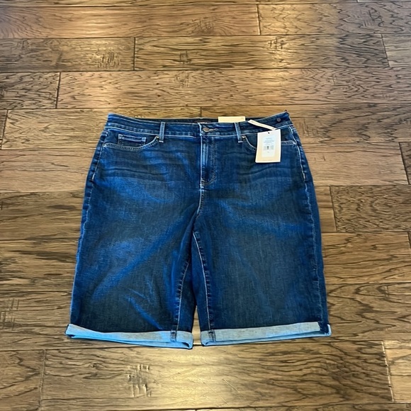 NYDJ Briella Short Roll Cuff NWT Shorts Size 16 - Picture 1 of 16